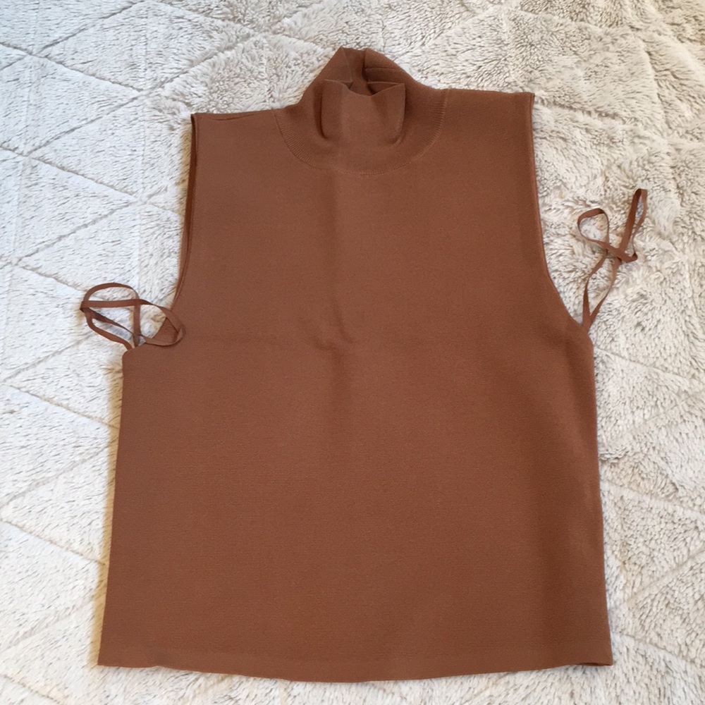 Alice + Olivia turtleneck top (L) NWT